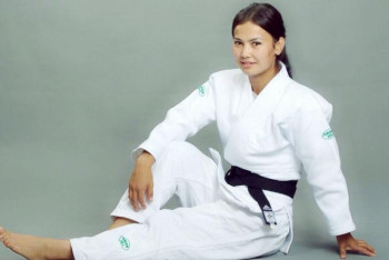 Фотография к новости: Ділбәр Өмірәлиева: Қарсыласыңды иппонға түсіргенде арқаңнан бір жүк түскендей болады