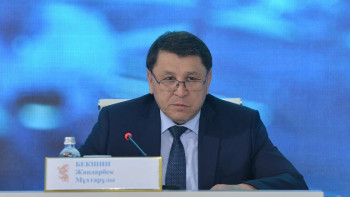 Фотография к новости: Бекшин желтоқсанда қанша адам вирус жұқтыруы мүмкін екенін айтты