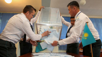 Фотография к новости: ОСК мүшесі халықаралық байқаушыларды аккредиттеу туралы айтып берді