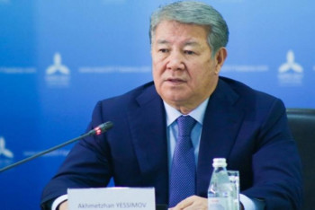 Фотография к новости: Мамин мен Есімов бір-біріне тілекті жаудырды