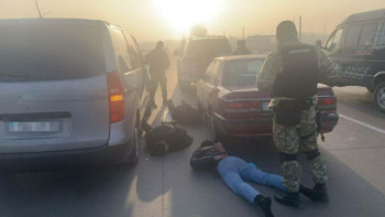 Фотография к новости: Алматыда қоймаға қарақшылық шабуыл жасағандар ұсталды