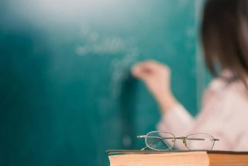 Фотография к новости: Мұғалімдерден жалған наградаларды сатып алмауды талап етеміз – БҒМ