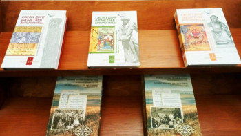 Фотография к новости: Дала фольклорының антологиясы жарық көрді