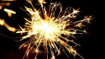 Фотография к новости: Алматыда жыл сайын Жаңа жыл түні 10-15 өрт оқиғасы тіркеледі