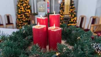 Фотография к новости: Рождествода денсаулығы әлсіз және 65 жастан асқандарға шіркеуге бармау ұсынылды