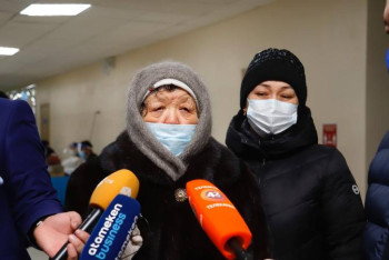 Депутаттыққа үміткердің анасы дауыс берді