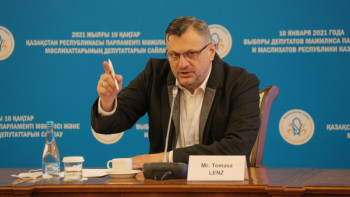 Фотография к новости: Посткеңестік елдерге қарағанда Қазақстанда саяси жүйе мен тәртіп бар – польшалық байқаушы