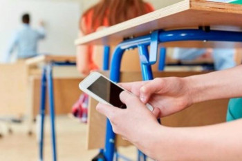 Фотография к новости: Мектептерде телефондарға тыйым салына ма? Министрлік жауабы