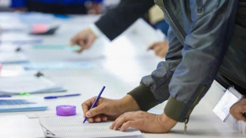 Фотография к новости: Парламент Мәжілісінің депутаттары тіркелді 