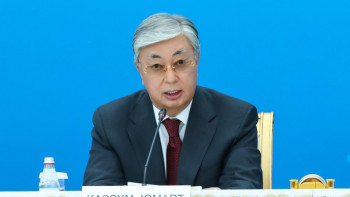 Фотография к новости: Тоқаев «Жастардың әлеуметтік қызметтері» деген ұғымды заң жүзінде рәсімдеу керектігін айтты 