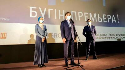 Голливудтың фильмдерін көрген балаларымыз оны қазақ тілінде шығарылған деп ойлайды – Байбек