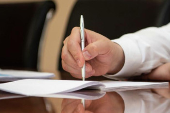 Фотография к новости: Аяқты шірітіп жіберетін ауруға шалдықты. Депутат Маминге мәселені төтесінен жеткізді 