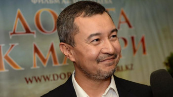 Фотография к новости: «Беруны» және «несуны». Ақан Сатаев тағы бір ролик түсірді