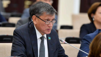 Фотография к новости: «Құдайдың ісі» дейді. Нұртөре Жүсіп адал қызмет атқармайтындарды сынады 