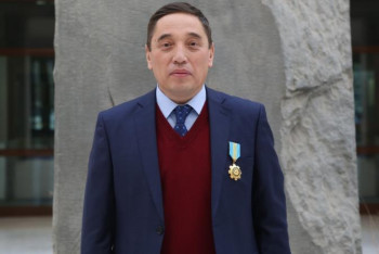 Фотография к новости: Біз әліпбиді сән үшін емес, Тәуелсіздік мұратын жүзеге асыру үшін өзгертеміз – Дихан Қамзабекұлы