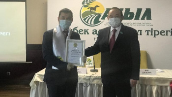 Фотография к новости: Бектаев: Экономикамызды дамытқымыз келсе, еңбек адамын 1-орынға қоюымыз керек