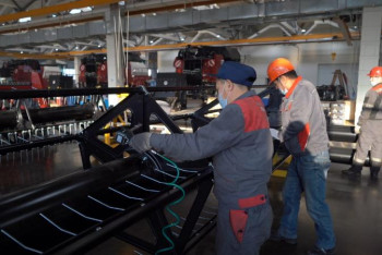 Фотография к новости: Көкшетаудағы комбайн зауыты өнім көлемін арттыруда