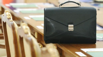 Фотография к новости: Биыл мемлекеттік қызметті кәсібилендіру бойынша 50 саяси қызметші оқытылады