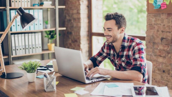 Фотография к новости: Қашықтан жұмыс істеу заңдастырылатын болды