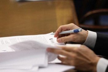 Фотография к новости: Депутаттар тіл білмейтін дипломаттарға қатаң шара қолдануды ұсынды 