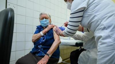 Венгрияда «Спутник V» вакцинасы салына бастады