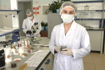 Фотография к новости: Отандық косметикалық өнімдер желісі іске қосылды