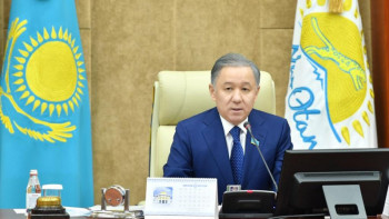 Фотография к новости: Нығматулин депутаттың Бозжыра мәселесіне қатысты қойған сұрағы орынсыз екенін айтты