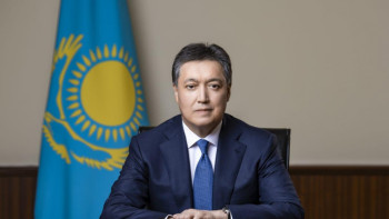 Фотография к новости: Жол картасының іске асырылу барысын өзім бақылаймын. Мамин штаб жұмысы туралы