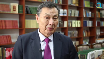 Фотография к новости: Ұрлап алған ақшасы бір облысқа жетеді. Профессор адамдар қанағат етпейтінін айтты