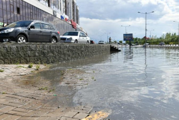 Фотография к новости: Елорда көшелерге толып кететін жаңбыр суынан қалай құтылмақ
