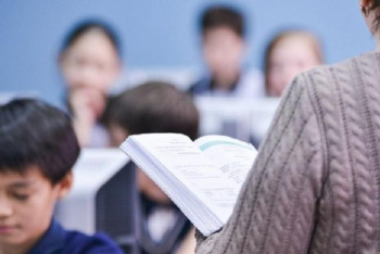 Фотография к новости: Жамбылдық шенеунік білім саласын дамытуға бағытталған он мәселені атады 