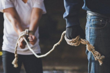 Фотография к новости: Жылына 150 млрд доллар табыс табады. Қазақстан адам саудасының алдын қалай алады? 