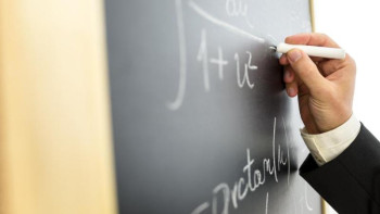 Фотография к новости: ЖОО оқытушыларын қағаз жүктемесінен босату бойынша жұмыс жүргізілді – ﻿БҒМ