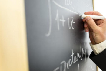 Фотография к новости: ЖОО оқытушыларын қағаз жүктемесінен босату бойынша жұмыс жүргізілді – ﻿БҒМ