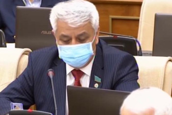 Фотография к новости: Қашанғы біздің тұрғындарымыз оттың астында қала беру керек? Депутат Маминге сауал жолдады