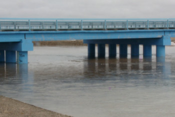 Фотография к новости: Павлодар облысында су басу қаупі бар жерлерден қар шығарылуда