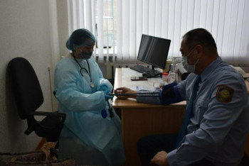 Фотография к новости: Ақмолада полицейлерге вакцина егу басталды 