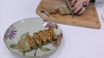 Фотография к новости: Корея елшісінің аспазы қазақстандықтарға корей тағамдарын әзірлеуді үйретеді