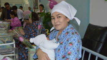 Фотография к новости: Түркістанда 46525 анаға бюджеттен мерекеге орай 277 млн теңге бөлінді