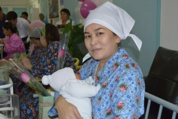 Фотография к новости: Түркістанда 46525 анаға бюджеттен мерекеге орай 277 млн теңге бөлінді