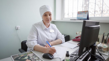 Фотография к новости: Көрші Надя апайды үлгі тұттым – 32 жылдық тәжірибесі бар медбике