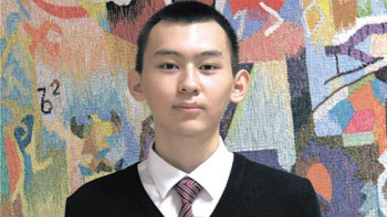 Фотография к новости: Көкшетаулық оқушы ым-ишара тілін түсіндірудің жаңа тәсілін ойлап тапты