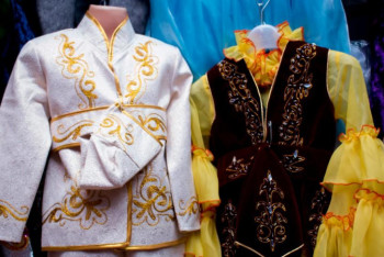 Фотография к новости: Павлодарда «Ең әдемі киім - ұлттық киім» атты үндеу жарияланды