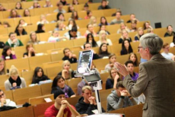 Фотография к новости: Университет мұғалімдерінің жалақысы өте төмен - Аймағамбетов