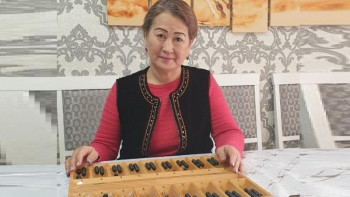 Фотография к новости: Бапкер: Тоғызқұмалақты дамыту – бойында қазақтың қаны бар әрбір азаматтың міндеті