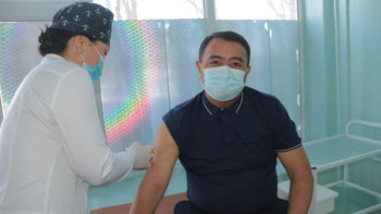 Фотография к новости: Лəззат Ералиева: Алыпқашпа әңгімелерге еріп, екпе егуден бас тартуға болмайды