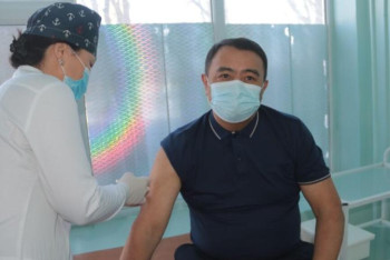 Фотография к новости: Лəззат Ералиева: Алыпқашпа әңгімелерге еріп, екпе егуден бас тартуға болмайды