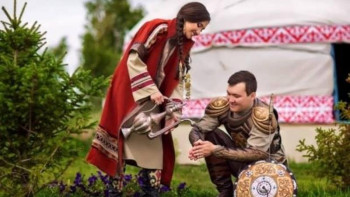 Фотография к новости: Сауалнама. Ұйқыашар жасап, селтеткізер сыйлайсыз ба? 