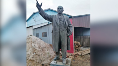 Петропавлда қоладан жасалған Лениннің ескерткіші 9 млн теңгеге саудалануда 