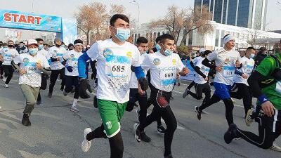 Қазақстандық жеңіл атлетші Ташкент марафонында күміс медальға ие болды 